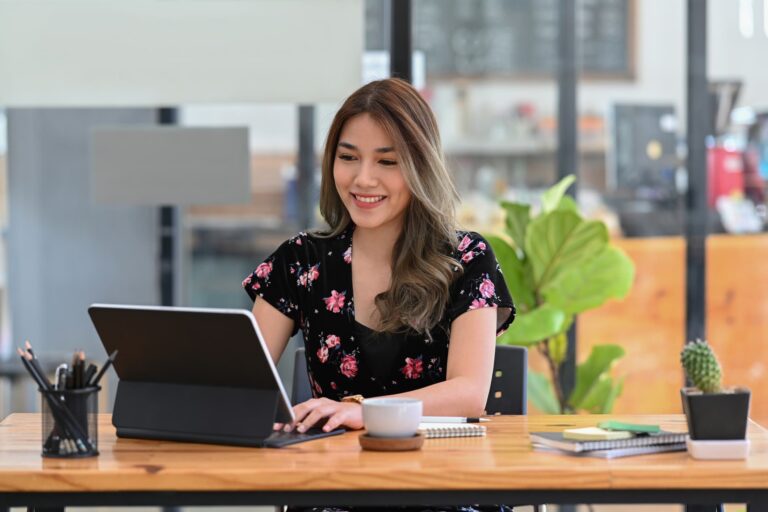 Choose the best offers from the banks when you apply for a personal loan online.