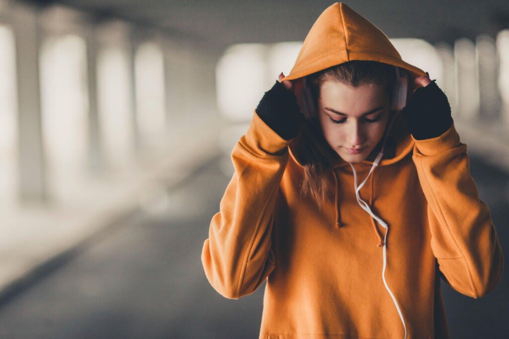 Why are hoodies considered a great piece of clothing?