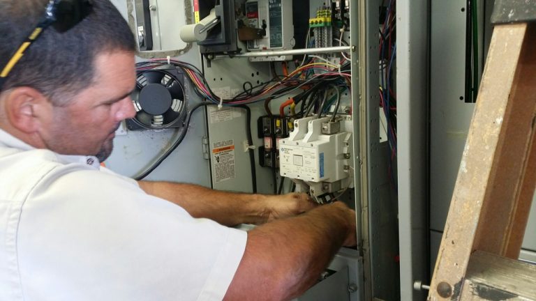 electricians in Zephyrhills