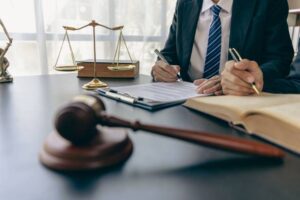 Case Law Clarity: Cutting-Edge Lawyers and Modern Courtroom Considerations